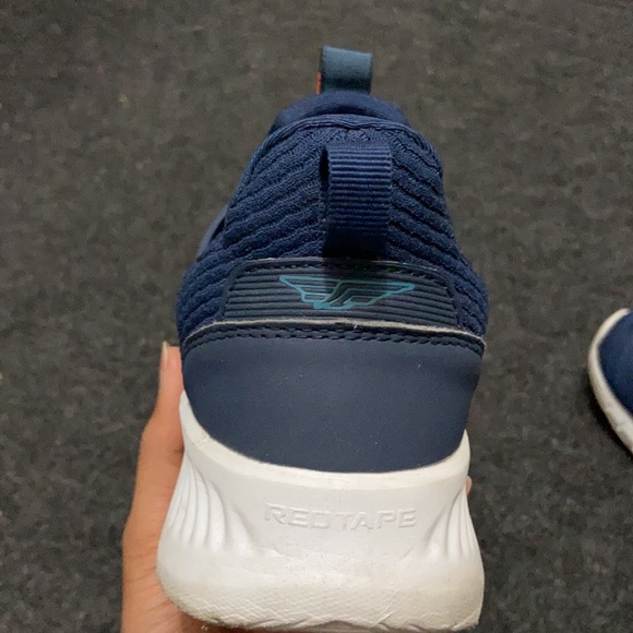 1 month worn Red tape shoes Very good condition - Picture 3 of 3